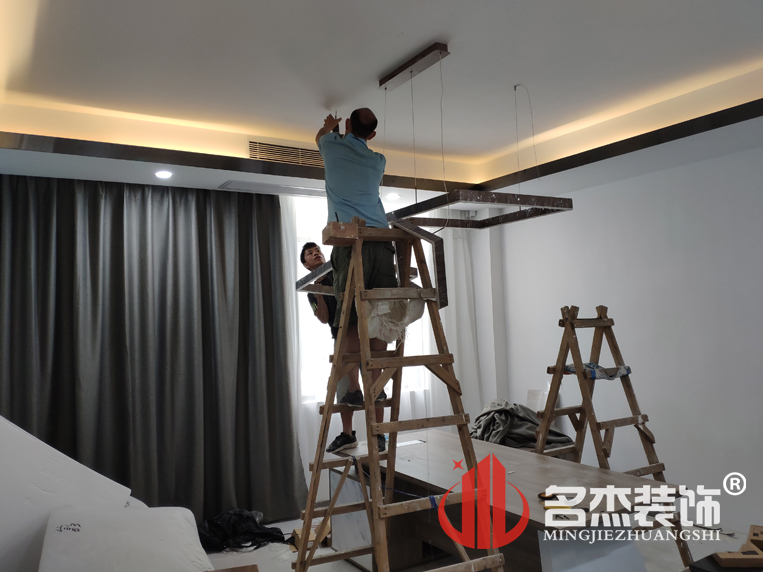 ����װ����ƹ�˾